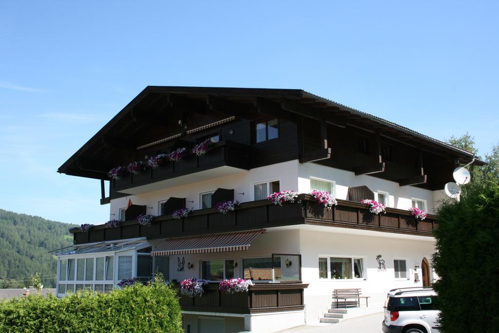 Haus Hubertus Hotel Mieders Exterior photo